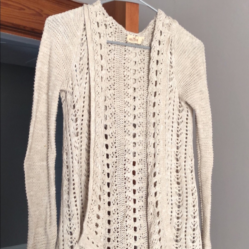 Light weight sweater